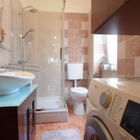 Iris -odlicno Mjesto U Centru Pule Póla