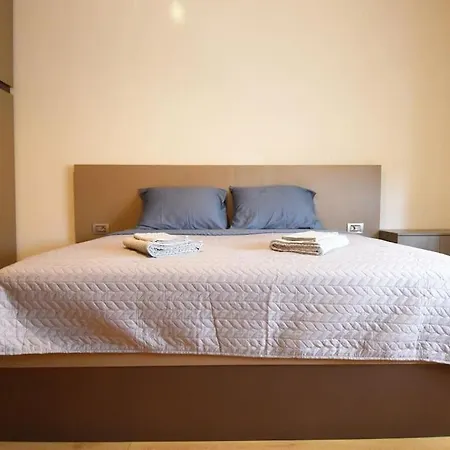 Iris -odlicno Mjesto U Centru Pule Apartman