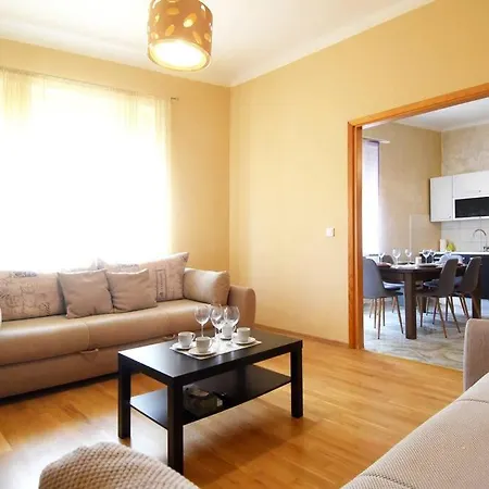 Appartement Iris -odlicno Mjesto U Centru Pule Pula