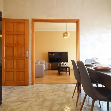 Iris -odlicno Mjesto U Centru Pule Apartman Póla